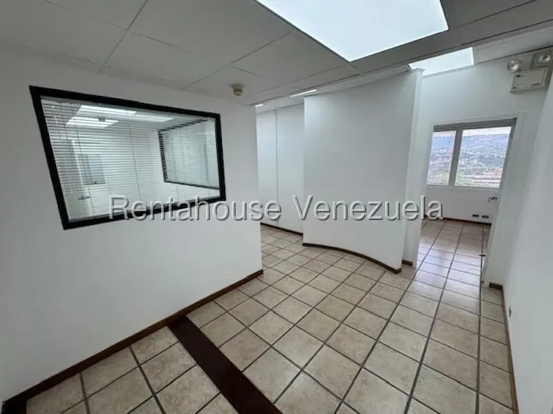 Oficina en Alquiler en Los Palos Grandes, Distrito Metropolitano - 14
