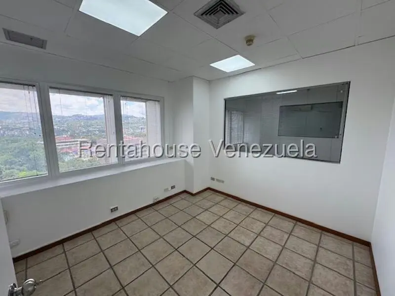 Oficina en Alquiler en Los Palos Grandes, Distrito Metropolitano - 21