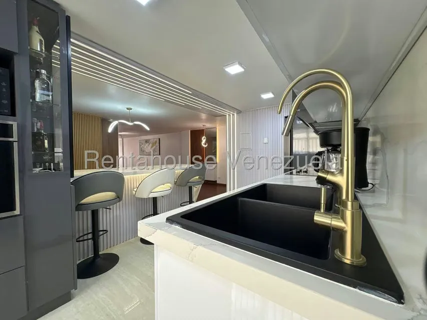 Apartamento (1 Nivel) en Venta en Cumbres de Curumo, Distrito Metropolitano - 12