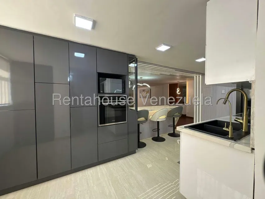 Apartamento (1 Nivel) en Venta en Cumbres de Curumo, Distrito Metropolitano - 14