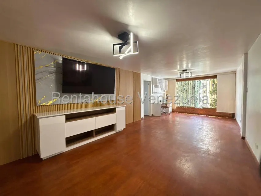 Apartamento (1 Nivel) en Venta en Cumbres de Curumo, Distrito Metropolitano - 3