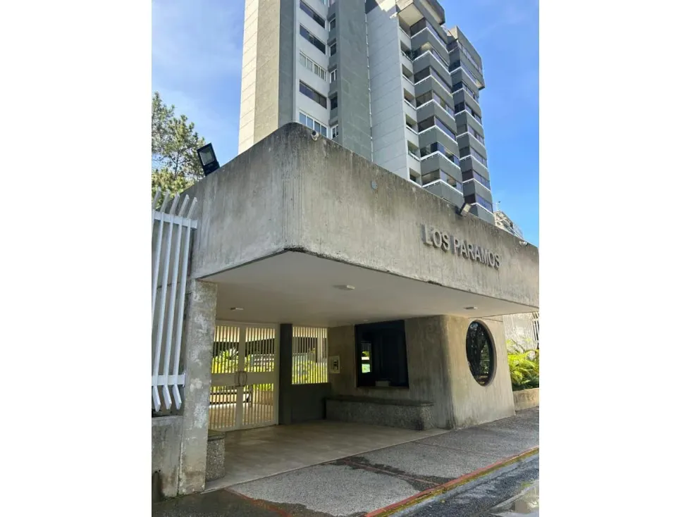 Vendo apartamento 200m2 4h/5b/2p Los Naranjos 0497