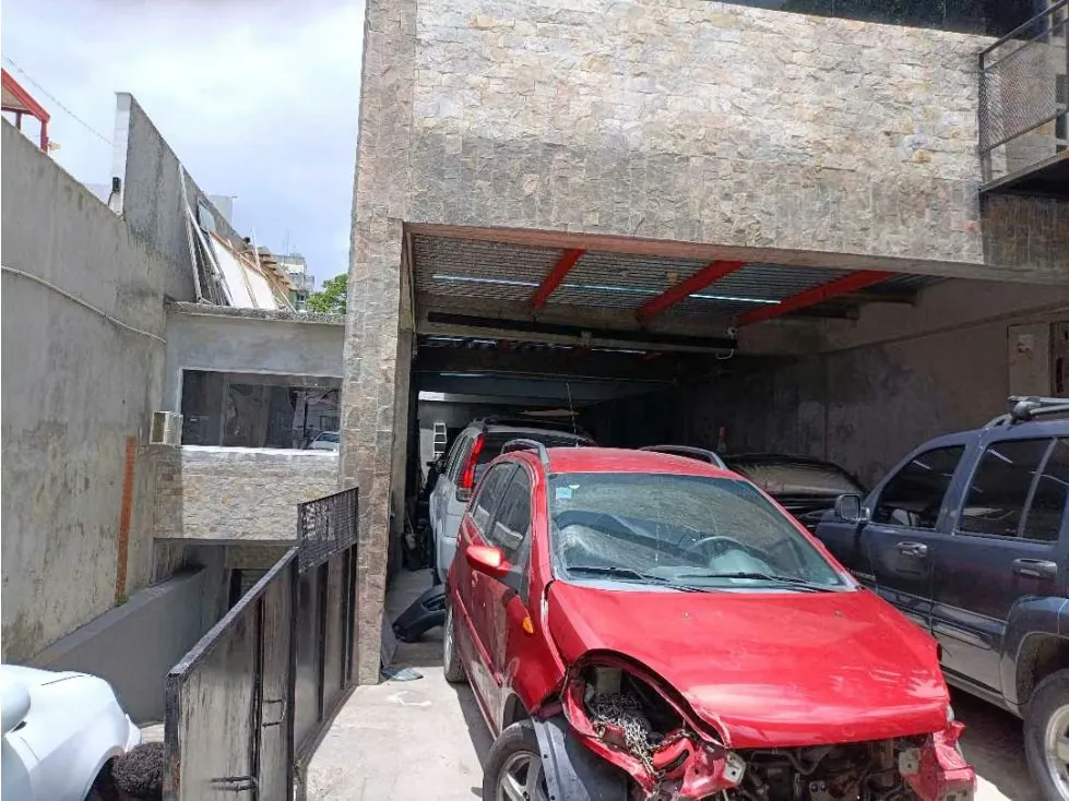 Se Alquila Local Comercial de 240 m2 a Pie de Calle - 3