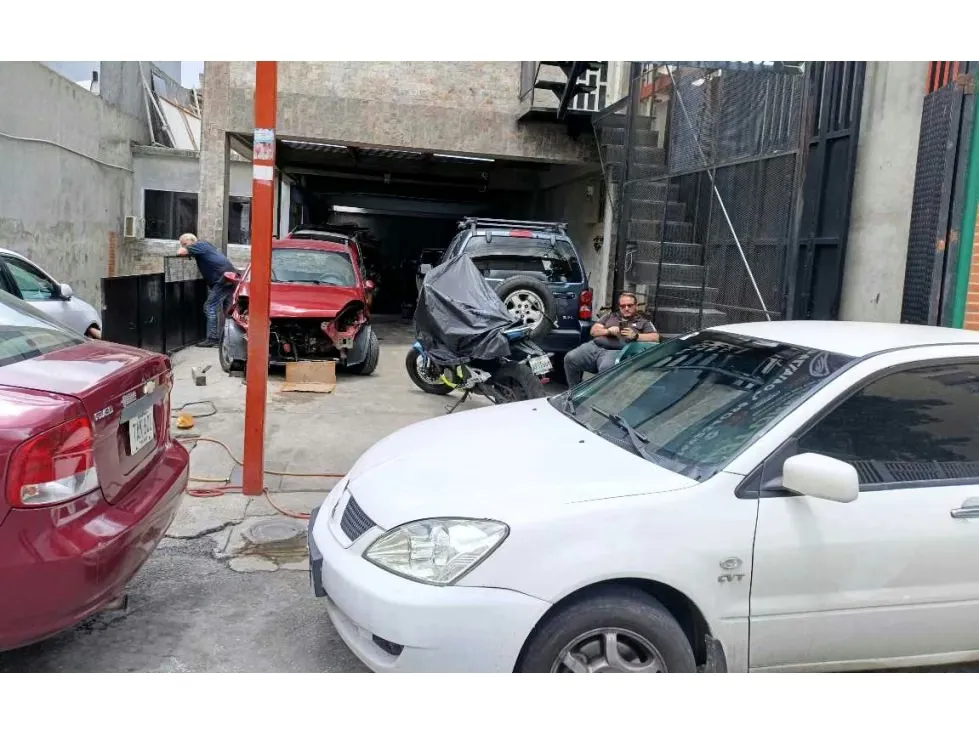 Se Alquila Local Comercial de 240 m2 a Pie de Calle - 10