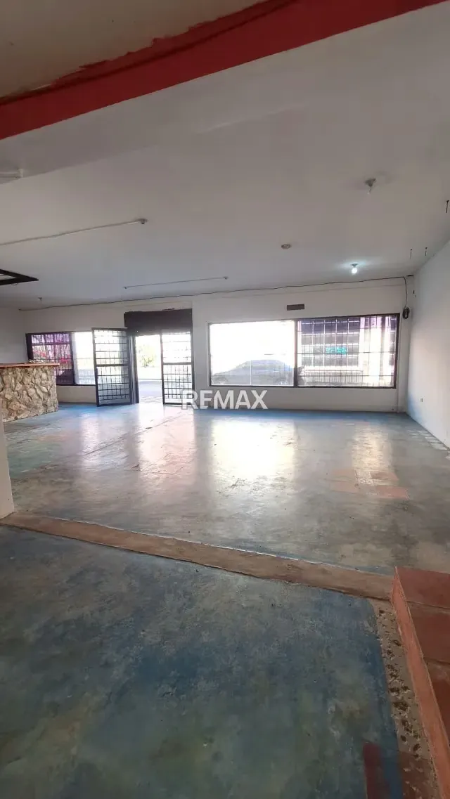 Se Alquila Local Comercial en sector centro. - 5