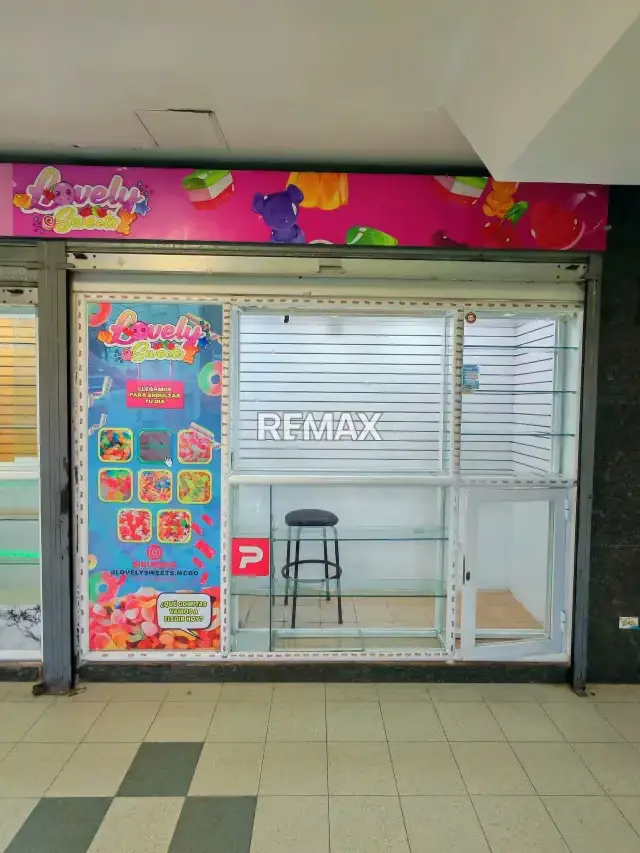 Local Centro Comercial Galerías Mall