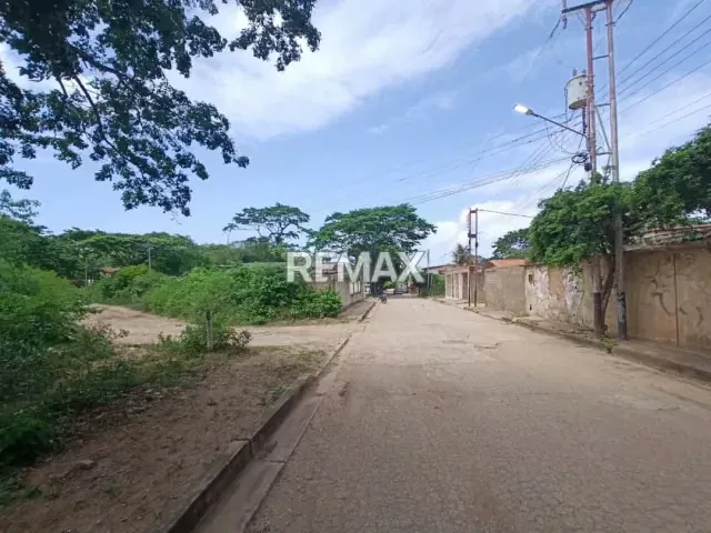 TERRENO CON POTENCIAL PARA INVERSIÓN COMERCIAL Y RESIDENCIAL, EN SECTOR GUAYABAL