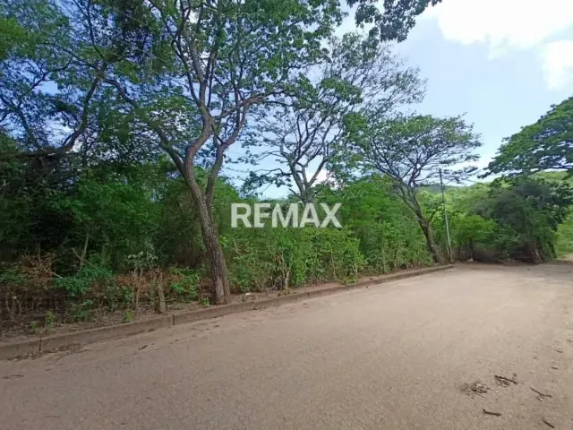 TERRENO CON POTENCIAL PARA INVERSIÓN COMERCIAL Y RESIDENCIAL, EN SECTOR GUAYABAL - 3