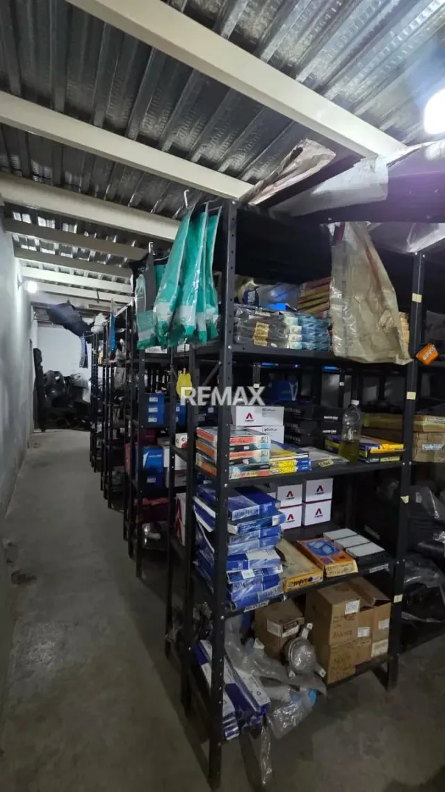 LOCAL COMERCIAL EN VENTA A PIE DE CALLE AV BOLIVAR DE NAGUANAGUA - 10