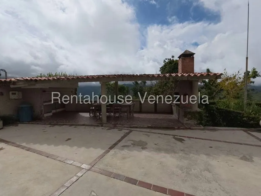 Industrial en Venta en Avenida Principal Cecilio Acosta, Miranda - 12