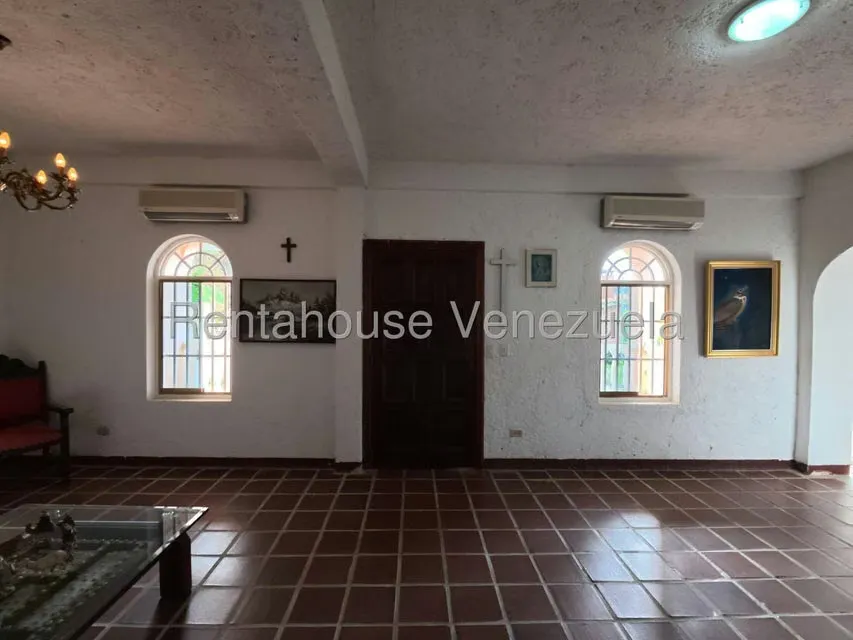 Industrial en Venta en Avenida Principal Cecilio Acosta, Miranda - 17