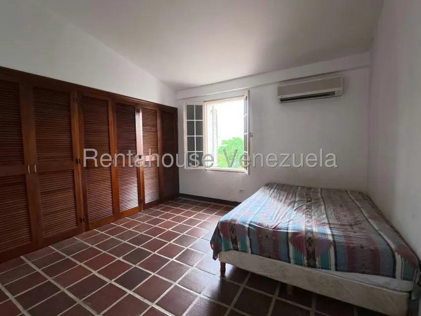Industrial en Venta en Avenida Principal Cecilio Acosta, Miranda - 20