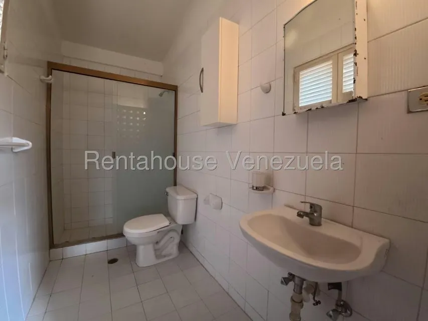 Industrial en Venta en Avenida Principal Cecilio Acosta, Miranda - 22
