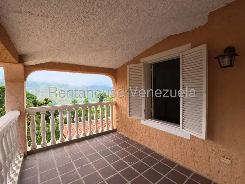 Industrial en Venta en Avenida Principal Cecilio Acosta, Miranda - 29