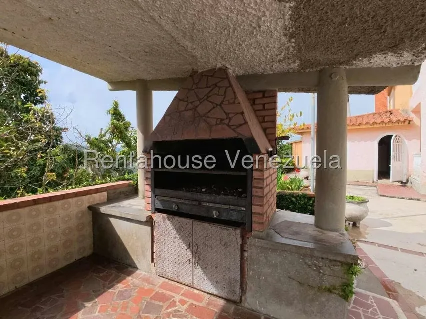 Industrial en Venta en Avenida Principal Cecilio Acosta, Miranda - 35