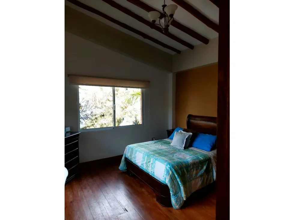 Se alquila casa 300m2 La Lagunita 6351 - 30