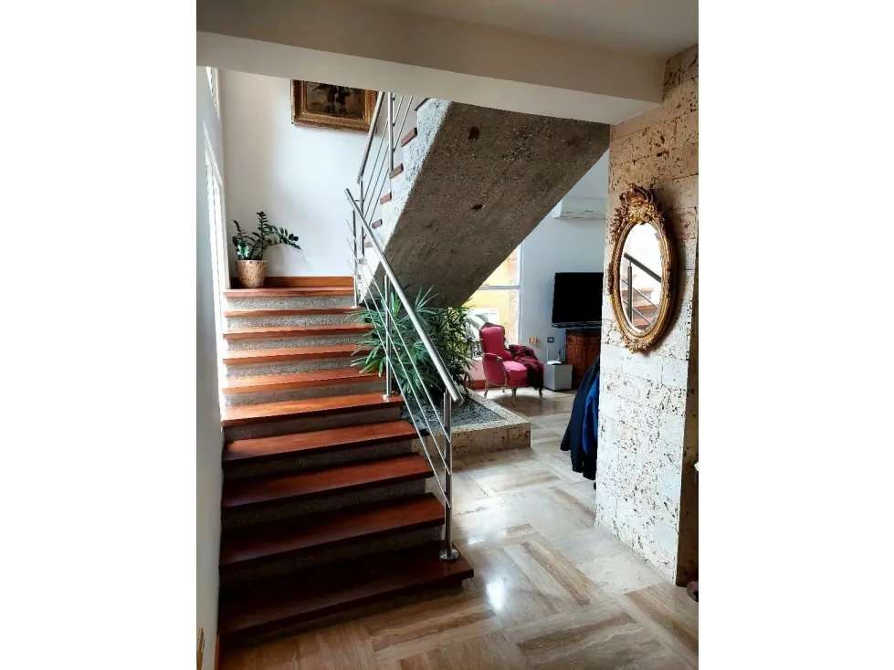 Se alquila casa 300m2 La Lagunita 6351 - 9