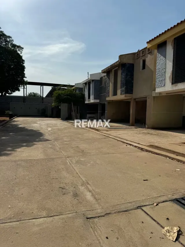 TOWN HOUSE EN GRIS CONJUNTO RESIDENCIAL ESTANCIA SAN DIEGO, SAN FRANCISCO, EL PERU - 3