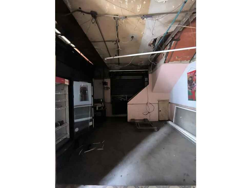 LOCAL COMERCIAL SABANA GRANDE A PIE DE CALLE - 4