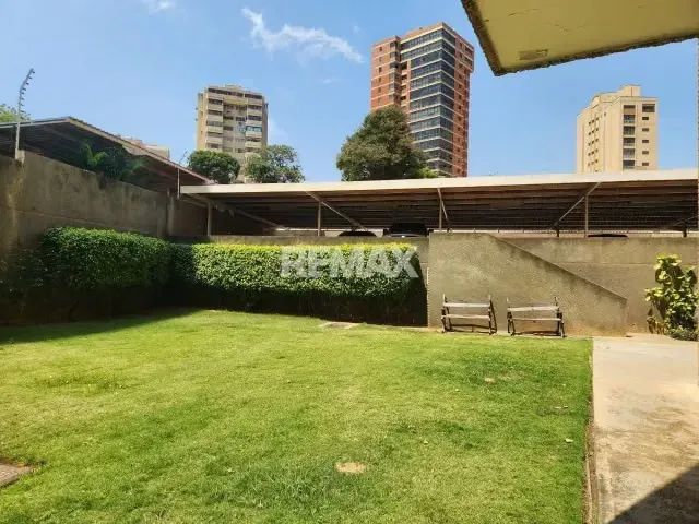 SE VENDE Apartamento en Av. 2 el Milagro, Edificio Costa del Sol - 14