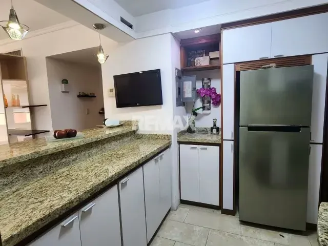 SE VENDE Apartamento en Av. 2 el Milagro, Edificio Costa del Sol - 9