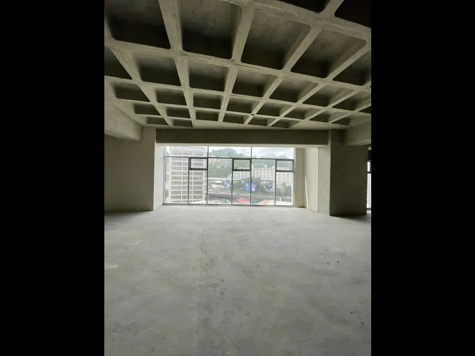 En venta oficina de 130m2 en Las Mercedes - 7
