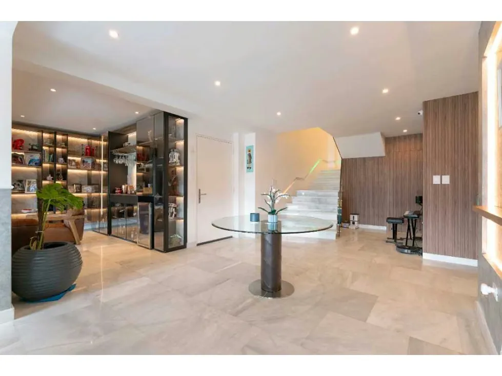 Se vende Apto PB 300m2 Urb Los naranjos del cafetal