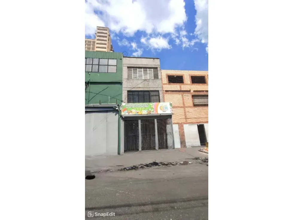 Local Comercial en Venta en Catia 420mts/2B/1PE
