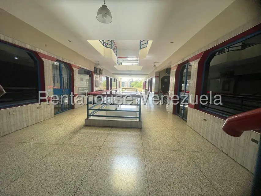 Edificio en Venta en Zona Oeste, Lara - 14