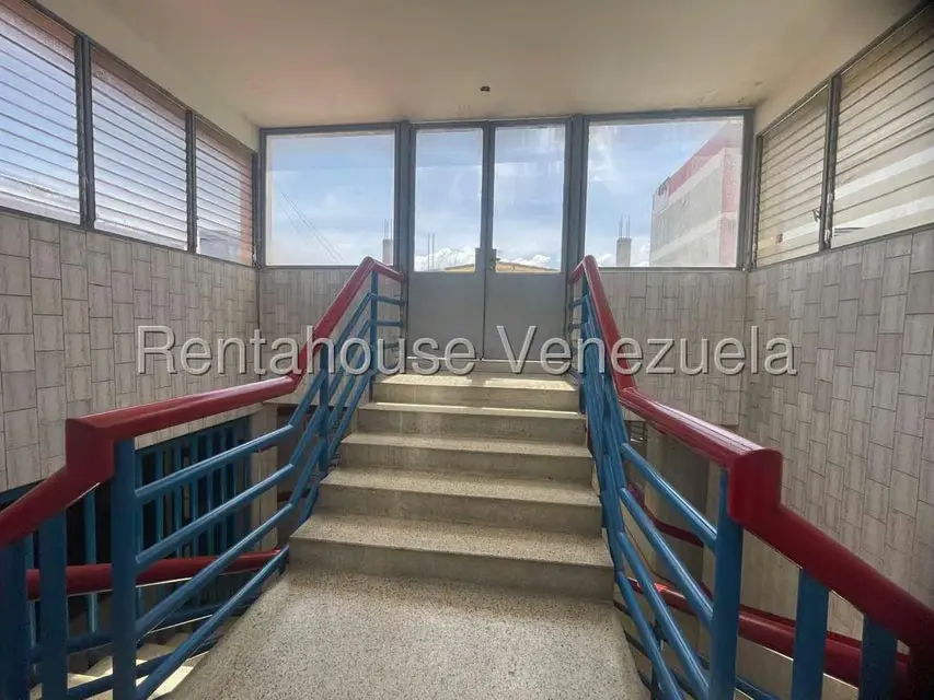 Edificio en Venta en Zona Oeste, Lara - 15