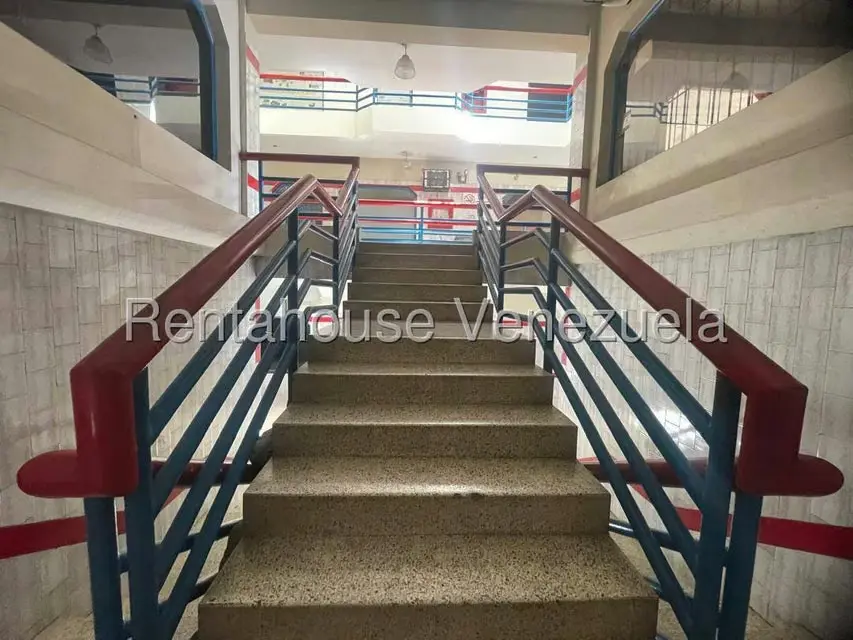 Edificio en Venta en Zona Oeste, Lara - 8