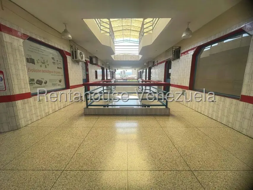 Edificio en Venta en Zona Oeste, Lara - 9