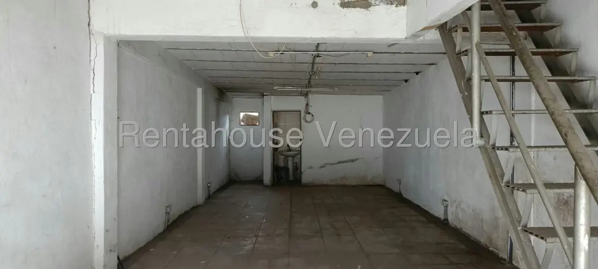 Comercial (Local Comercial) en Alquiler en Sector Sucua, Miranda - 10