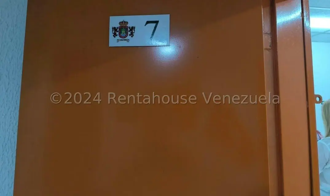 Oficina en Alquiler en Parroquia La Candelaria, Distrito Metropolitano - 2