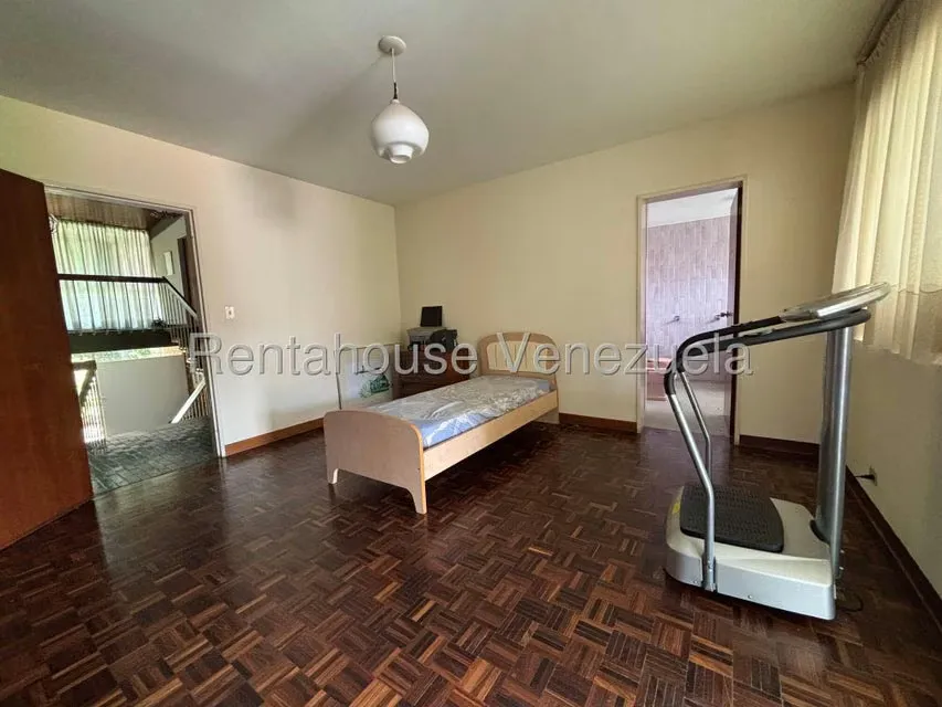 Casa (Multipes Niveles) en Venta en Loira, Distrito Metropolitano - 23