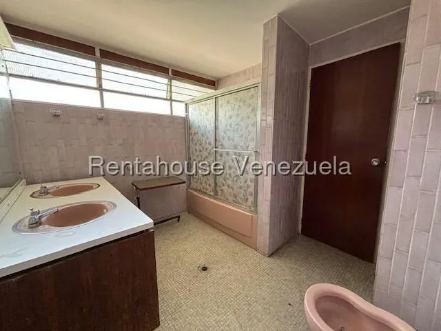Casa (Multipes Niveles) en Venta en Loira, Distrito Metropolitano - 24