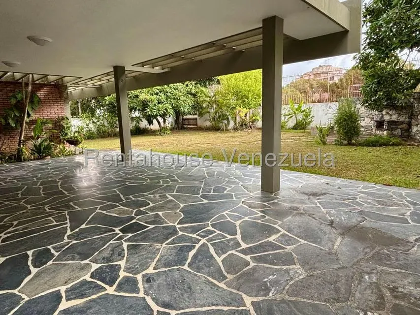 Casa (Multipes Niveles) en Venta en Loira, Distrito Metropolitano - 25