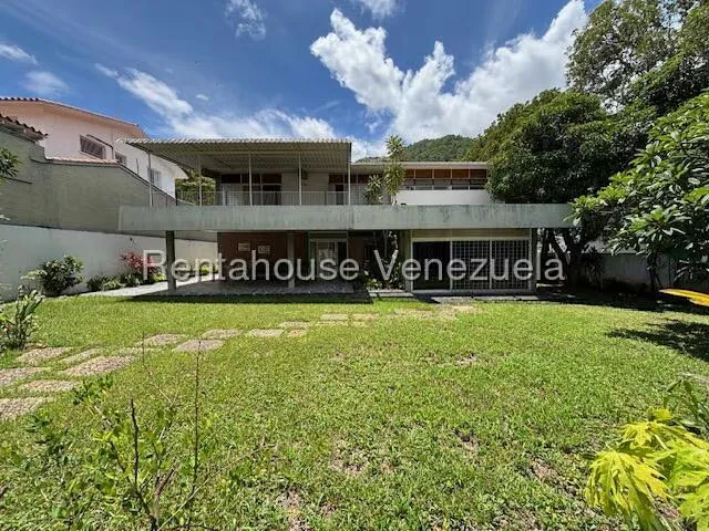 Casa (Multipes Niveles) en Venta en Loira, Distrito Metropolitano - 28