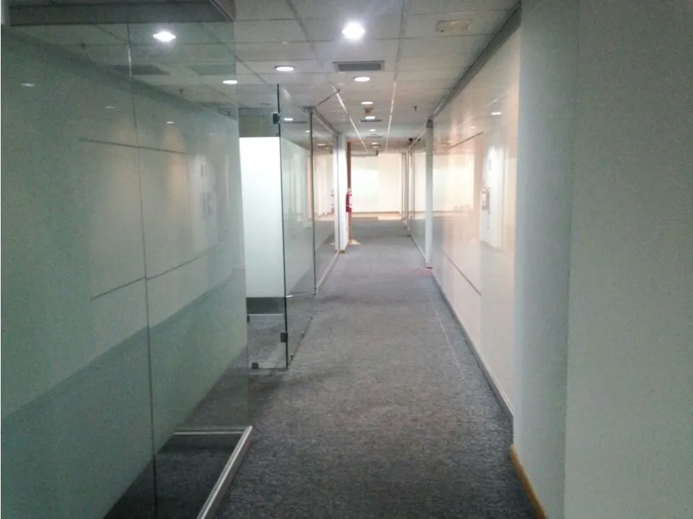Alquilo oficina 503m2 El Rosal 3339 - 3