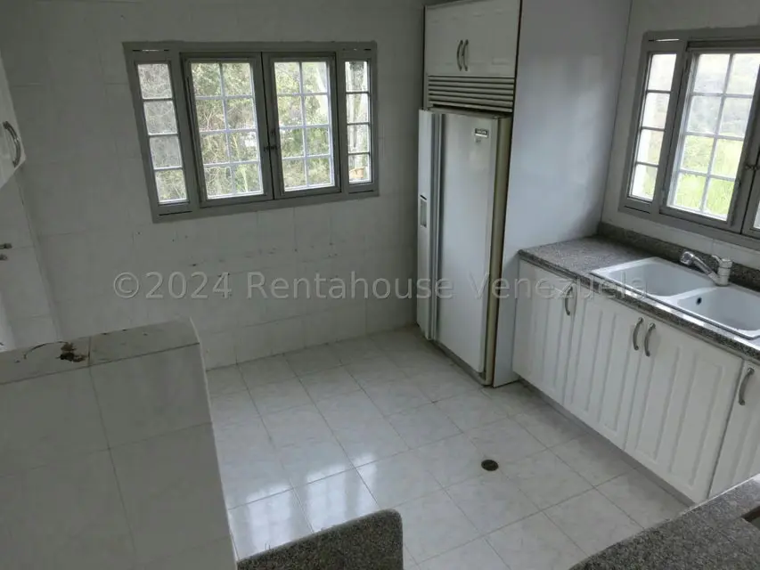 Casa (Multipes Niveles) en Venta en El Amarillo, Miranda - 3