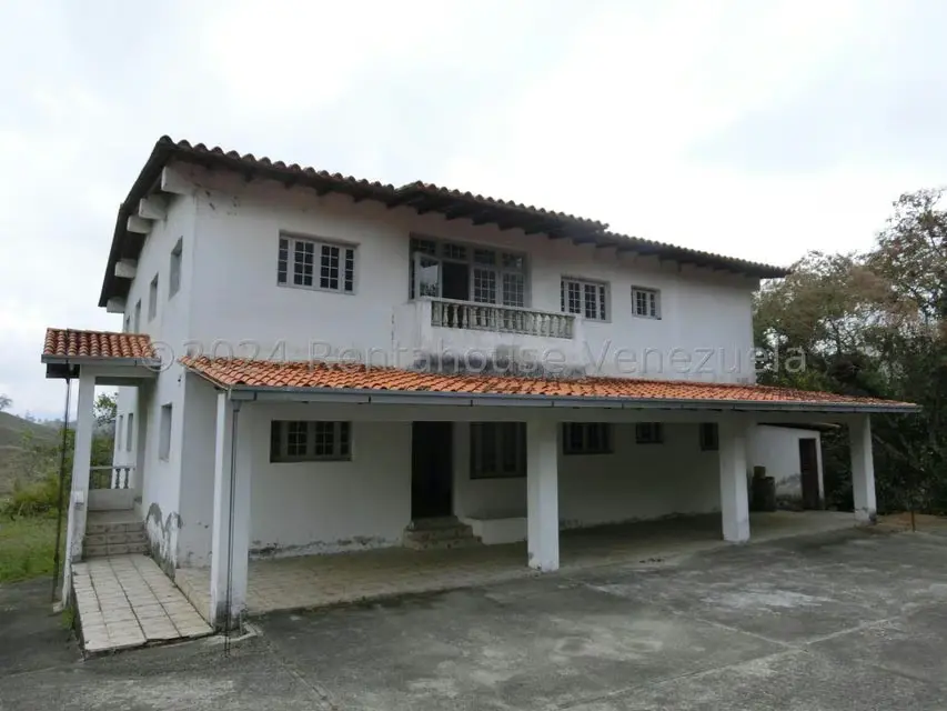 Casa (Multipes Niveles) en Venta en El Amarillo, Miranda - 37
