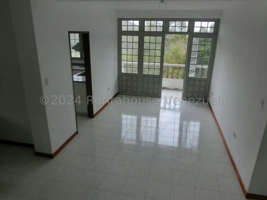 Casa (Multipes Niveles) en Venta en El Amarillo, Miranda - 4