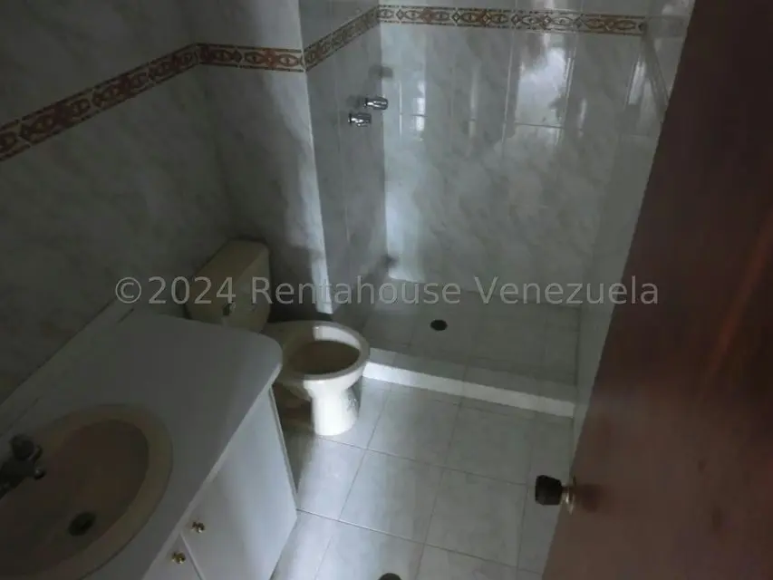 Casa (Multipes Niveles) en Venta en El Amarillo, Miranda - 7