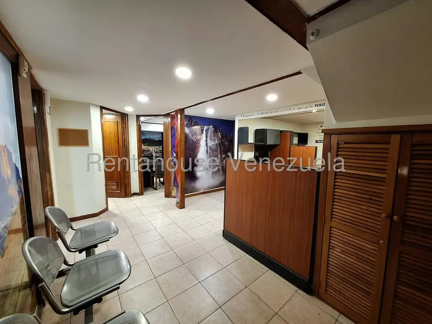 Oficina en Venta en Prados del Este, Distrito Metropolitano - 2