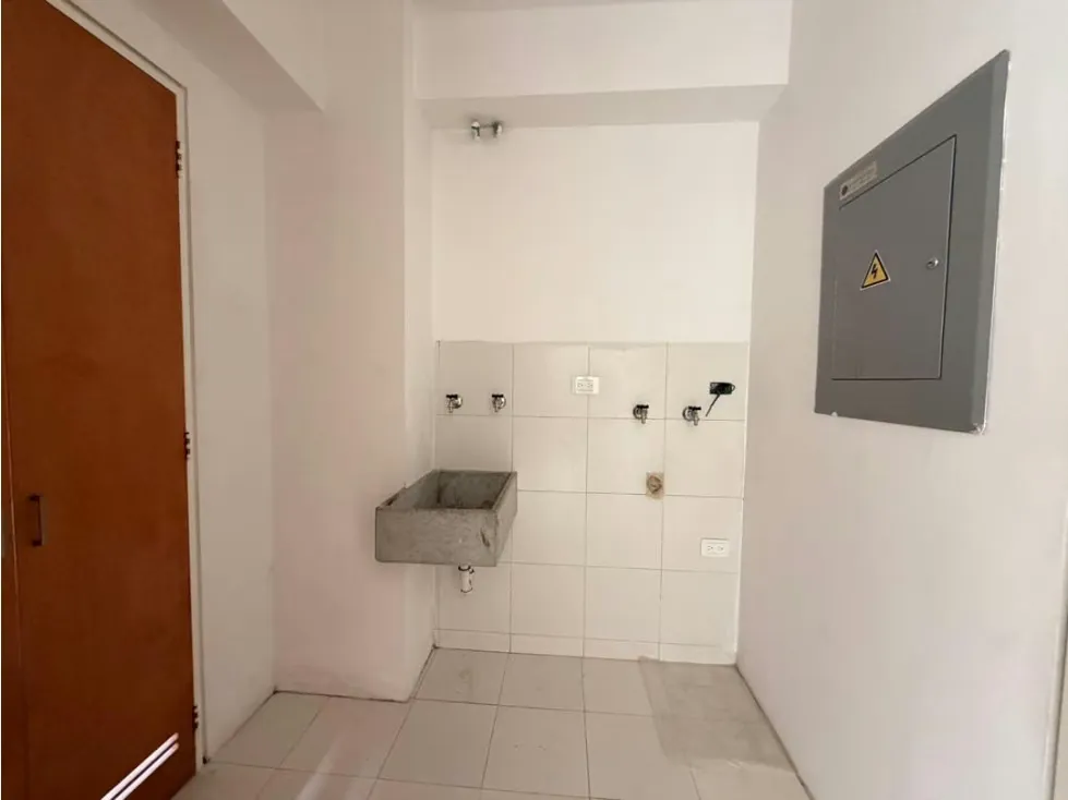 Se vende Apto 133m² 2h+s/2.5b+s/2p Lomas de Las Mercedes - 14