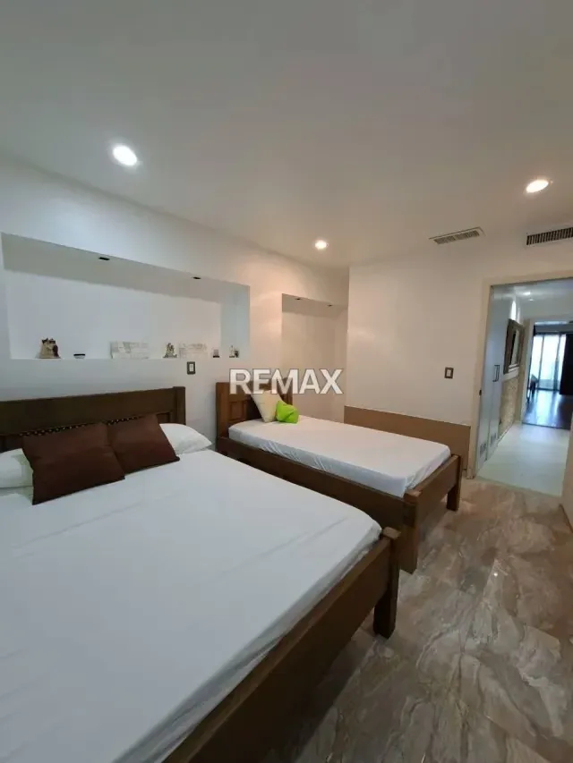 APARTAMENTO EN PLAYA MORENO CON VISTA Y SALIDA AL MAR - 17
