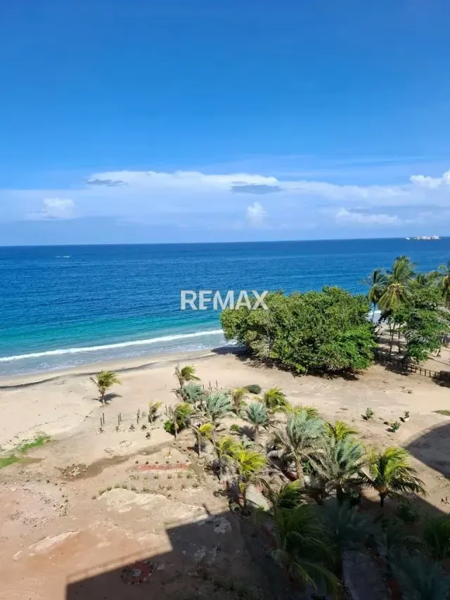 APARTAMENTO EN PLAYA MORENO CON VISTA Y SALIDA AL MAR - 3