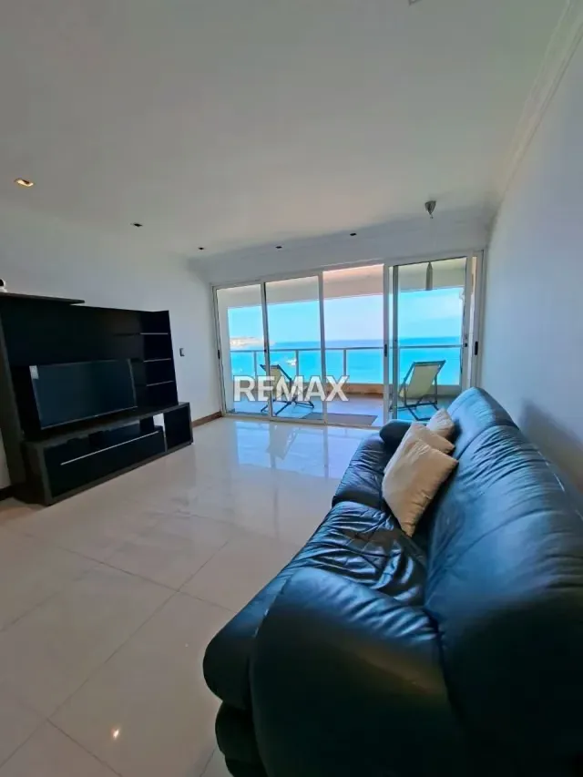 APARTAMENTO EN PLAYA MORENO CON VISTA Y SALIDA AL MAR - 4