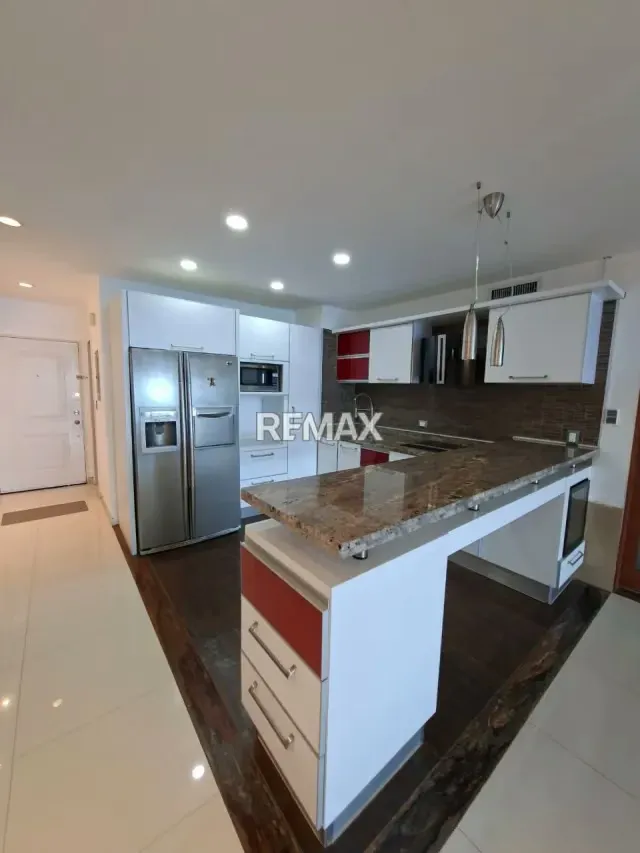 APARTAMENTO EN PLAYA MORENO CON VISTA Y SALIDA AL MAR - 8