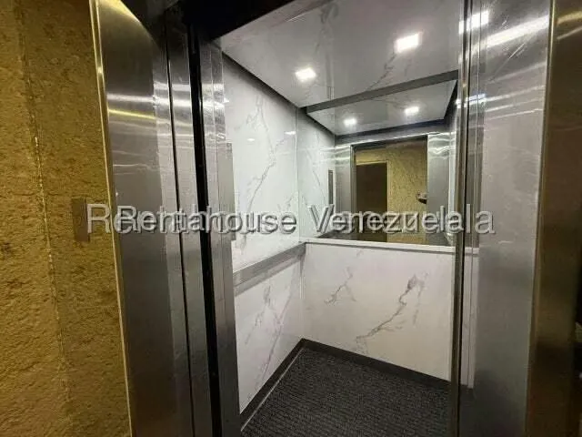 Apartamento (1 Nivel) en Alquiler en Los Naranjos del Cafetal, Distrito Metropolitano - 11
